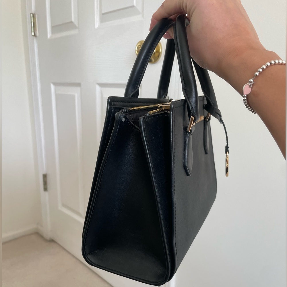 Michael kors purse - Picture 5 of 7